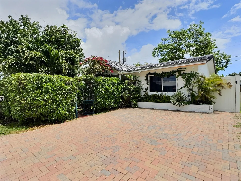 Unit for sale at 4570 NW 16th Terrace, Tamarac, FL 33309