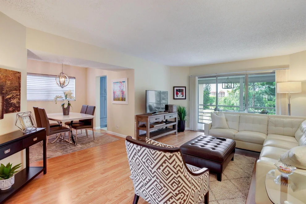 Unit for sale at 3810 Via Poinciana, Lake Worth, FL 33467