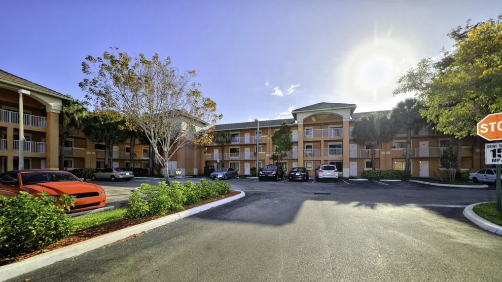 Unit for sale at 6900 SW 39th Street, Davie, FL 33314