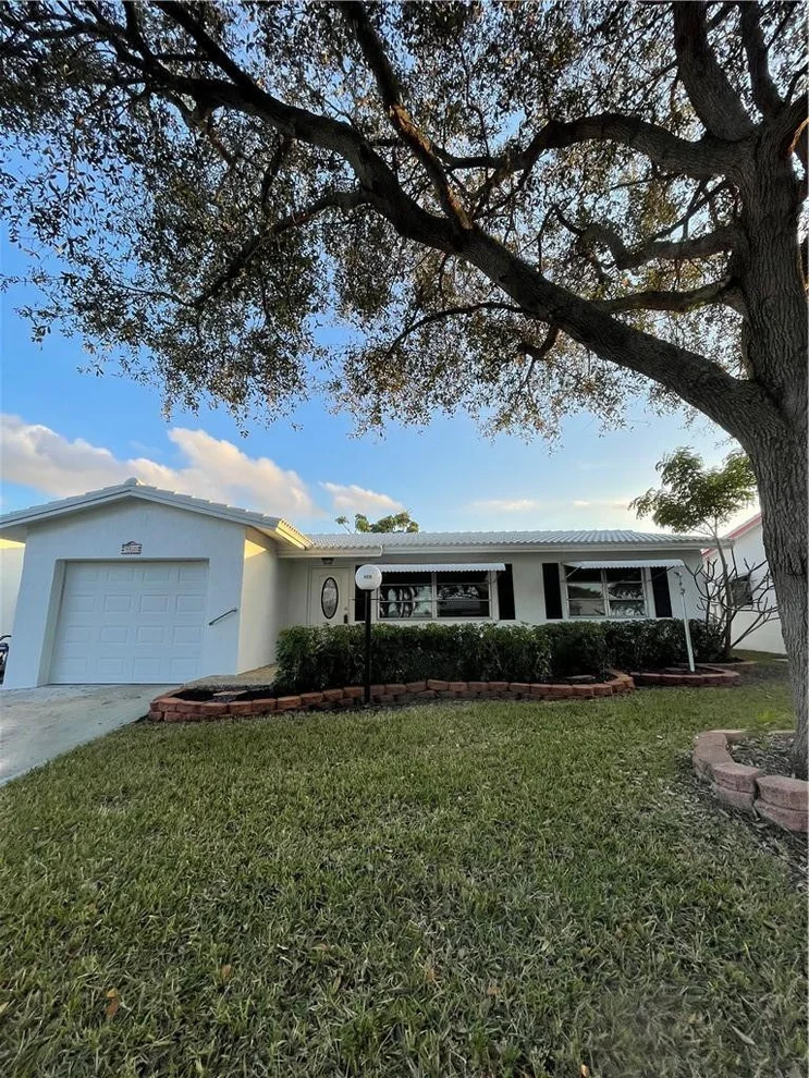Unit for sale at 8920 NW 10th Street, Plantation, FL 33322