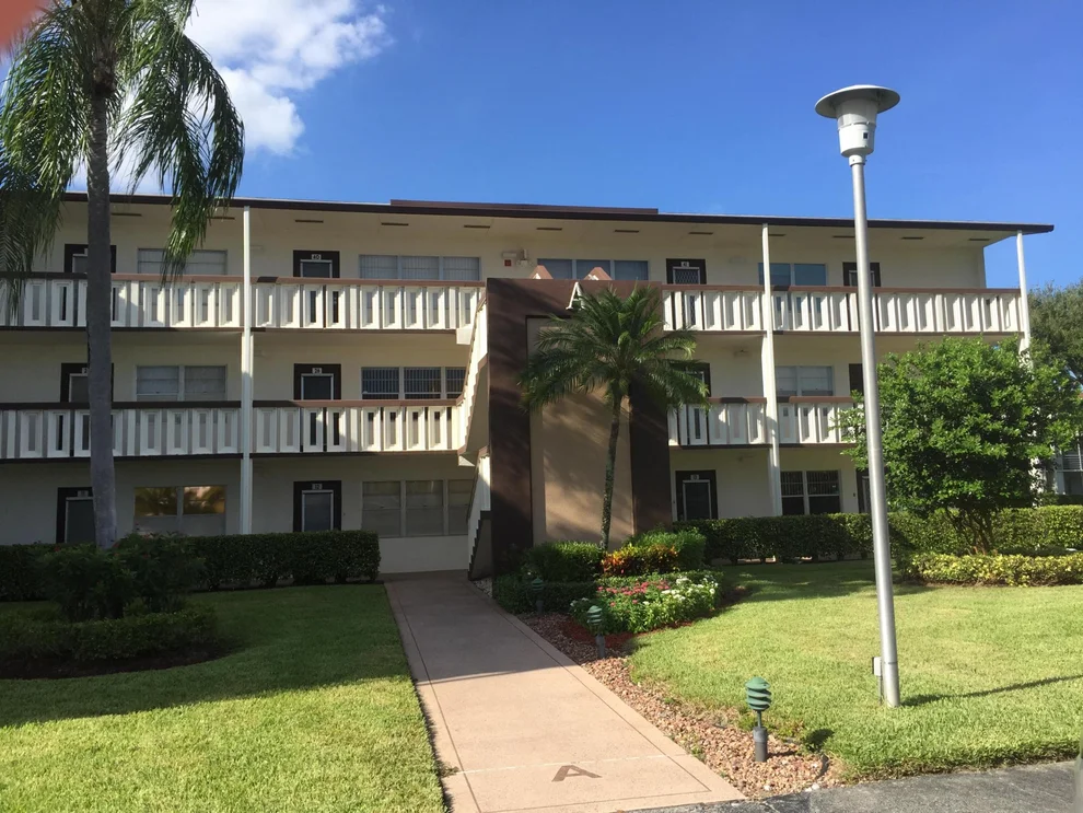 Unit for sale at 24 Suffolk A, Boca Raton, FL 33434