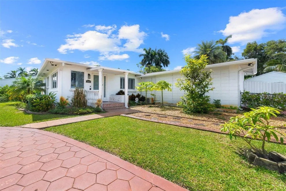Unit for sale at 2910 Johnson Street, Hollywood, FL 33020