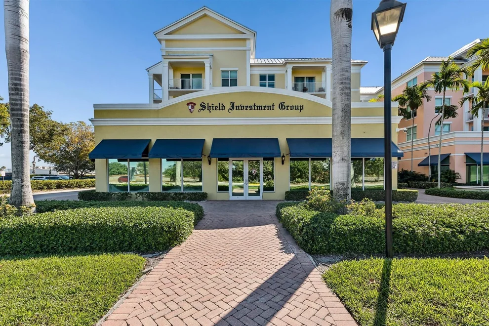 Unit for sale at 826 N Dixie Highway, Lantana, FL 33462