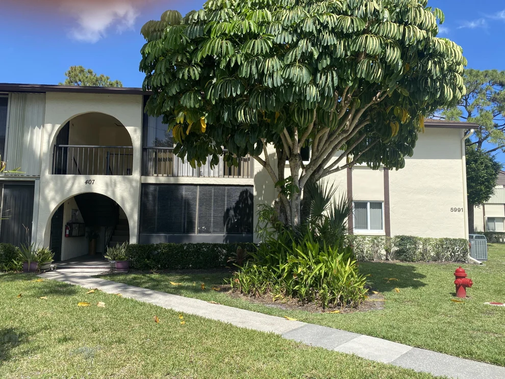 Unit for sale at 5991 Whispering Pine Way, Greenacres, FL 33463