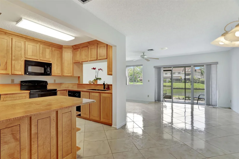 Unit for sale at 2274 Discovery Circle, Deerfield Beach, FL 33442