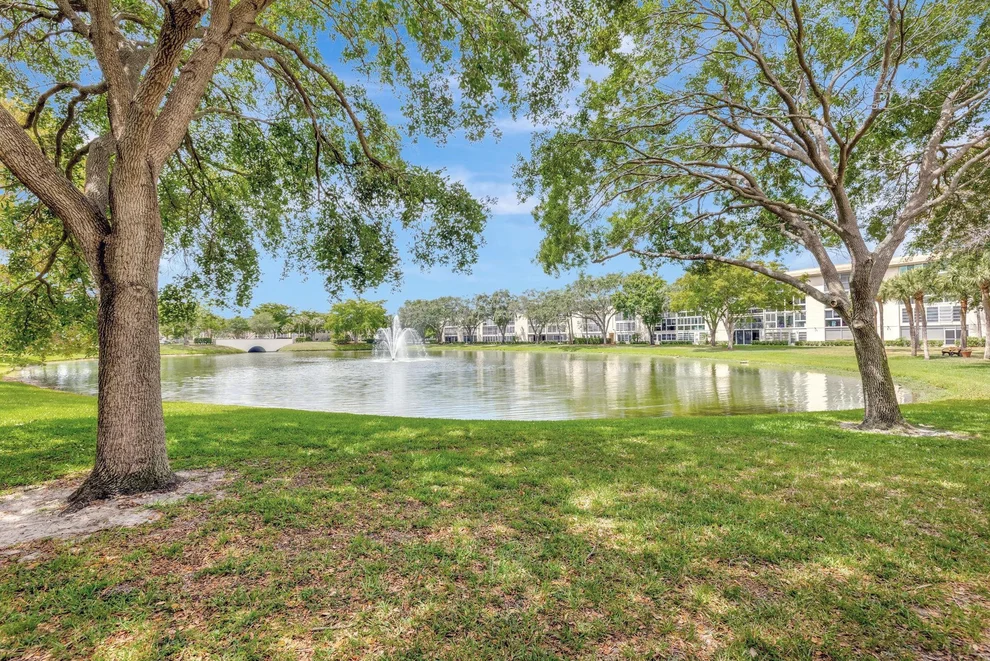 Unit for sale at 2305 Lucaya Lane, Coconut Creek, FL 33066