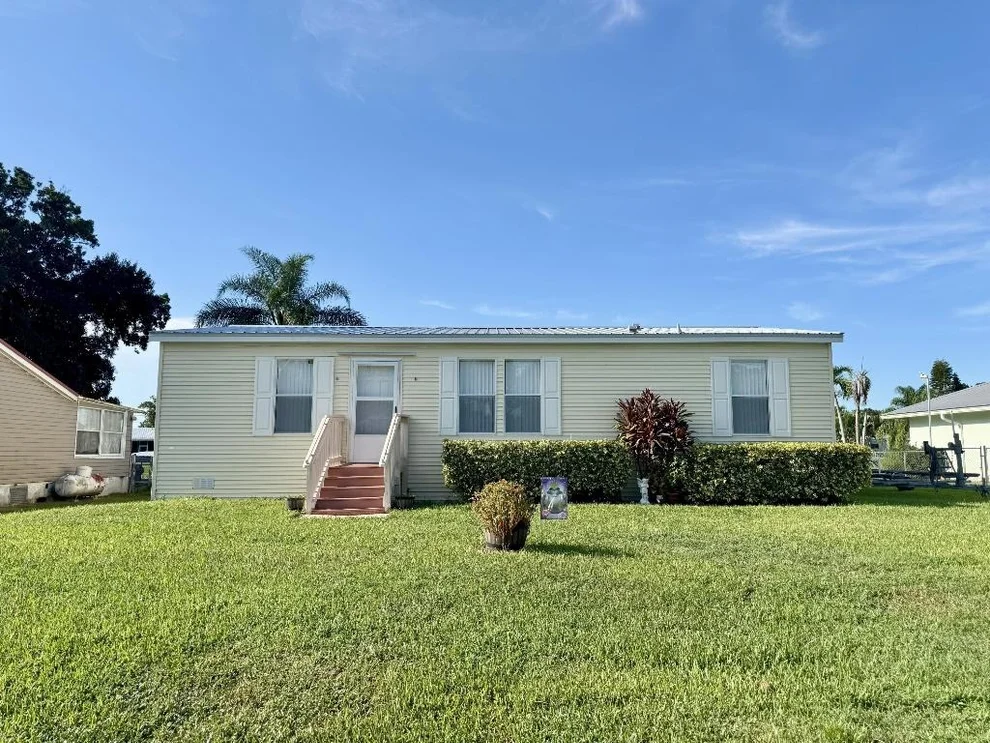 Unit for sale at 3107 SE 21st Court, Okeechobee, FL 34974