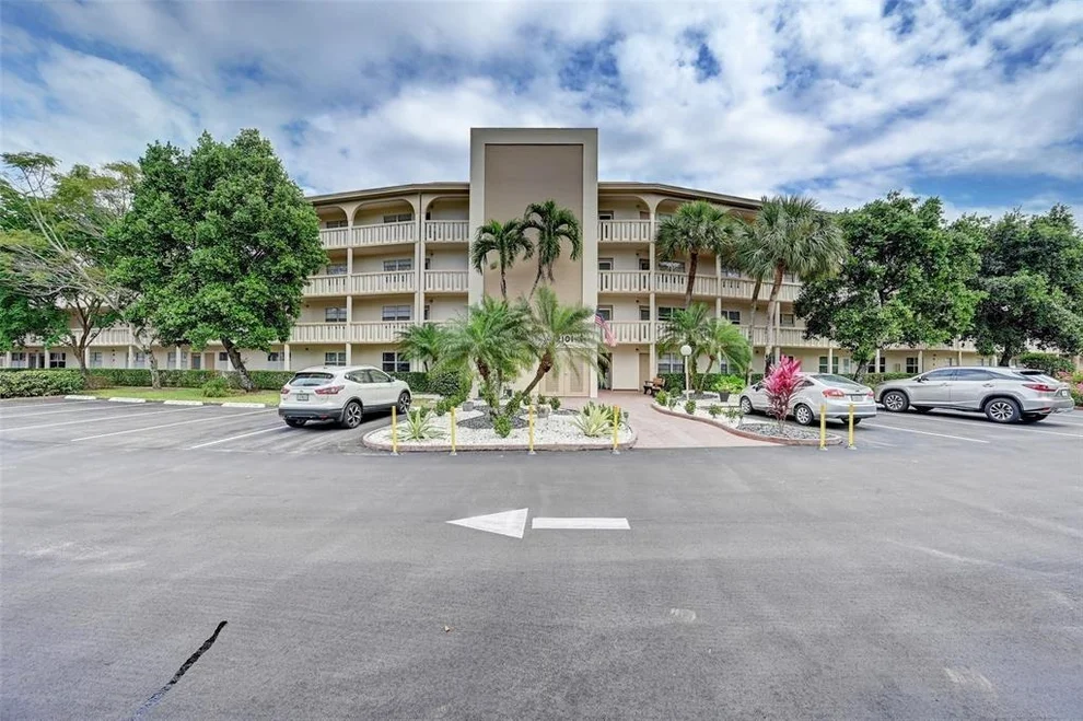 Unit for sale at 3203 Portofino Point, Coconut Creek, FL 33066