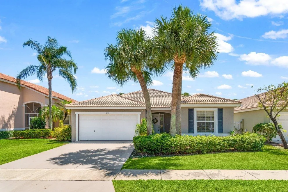Unit for sale at 5169 Prairie Dunes Village Circle, Lake Worth, FL 33463