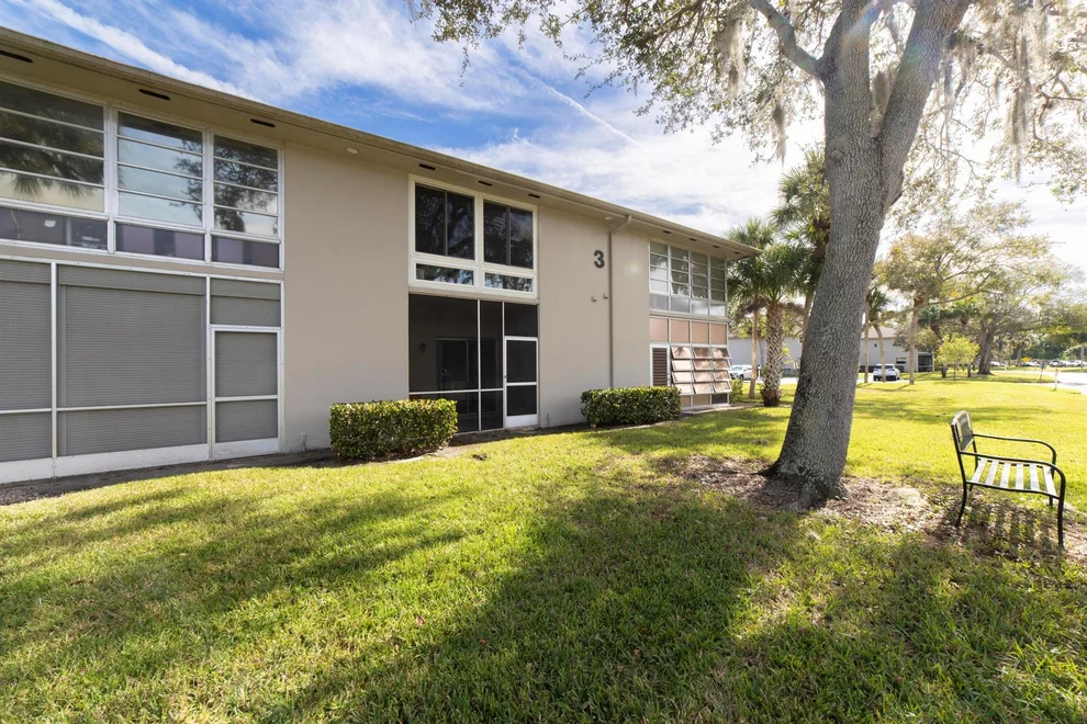 Unit for sale at 3 Lake Vista Trail, Port St Lucie, FL 34952