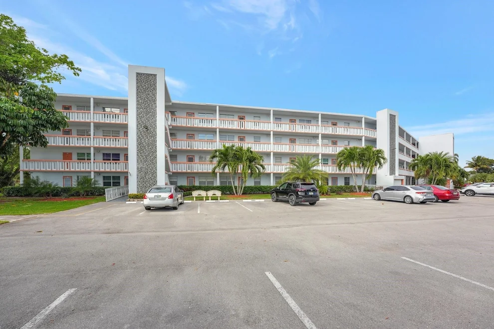 Unit for sale at 2012 Westbury F, Deerfield Beach, FL 33442