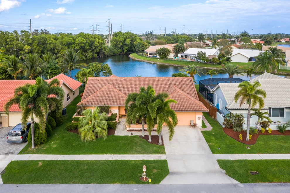 Unit for sale at 9285 Laurel Green Drive, Boynton Beach, FL 33437
