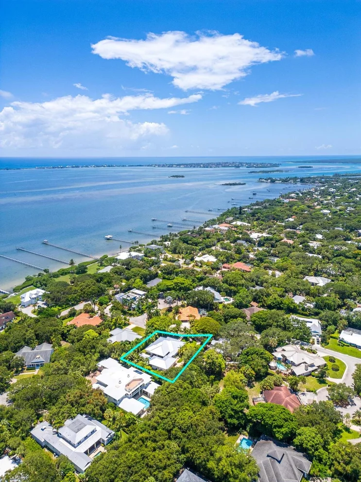 Unit for sale at 104 Hillcrest Drive, Sewalls Point, FL 34996