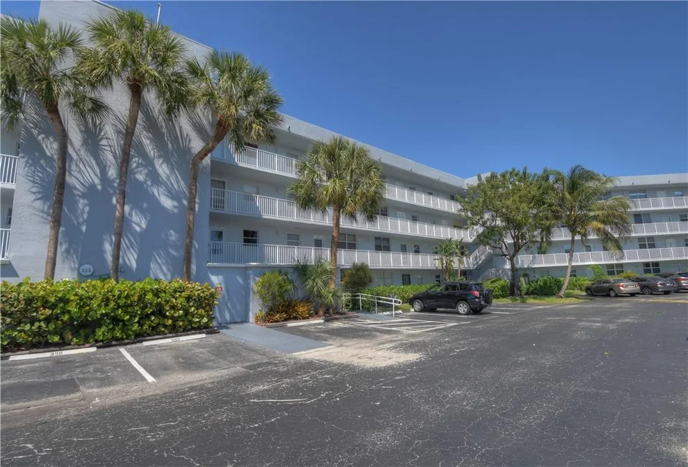 Unit for sale at 113 Royal Park Drive, Oakland Park, FL 33309