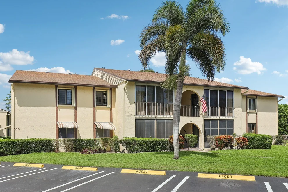 Unit for sale at 306 Knotty Pine Circle, Greenacres, FL 33463