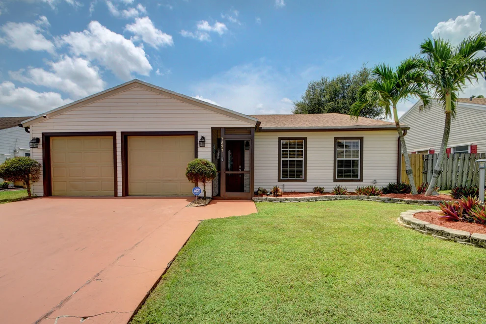 Unit for sale at 7827 Blairwood Circle N, Lake Worth, FL 33467