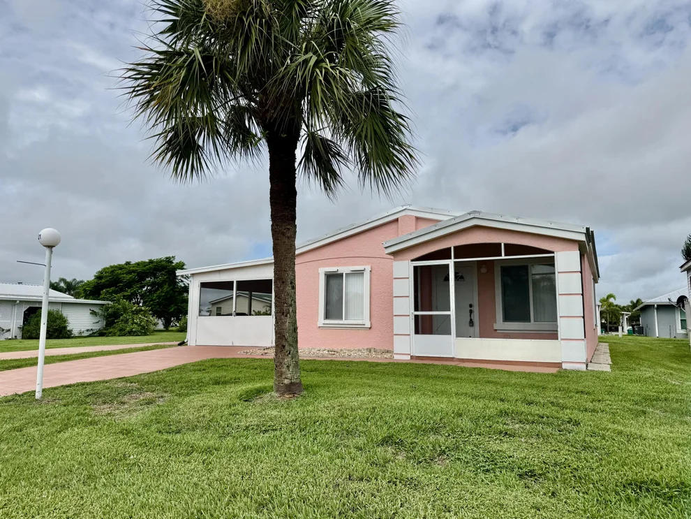 Unit for sale at 4331 SW 11th Way, Okeechobee, FL 34974