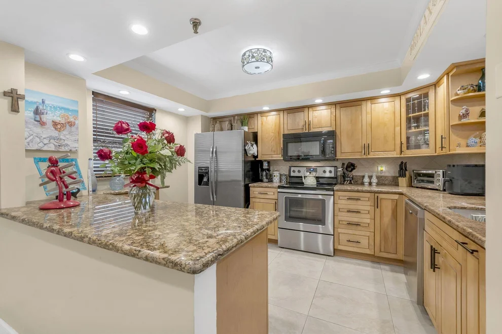 Unit for sale at 2900 NE 14th St Causeway, Pompano Beach, FL 33062