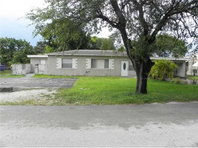 Unit for sale at 6025 Wiley Street, Hollywood, FL 33023