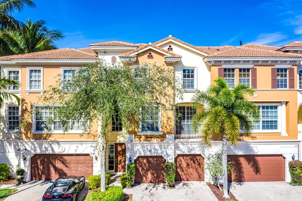 Unit for sale at 605 NE Francesca Lane, Boca Raton, FL 33487
