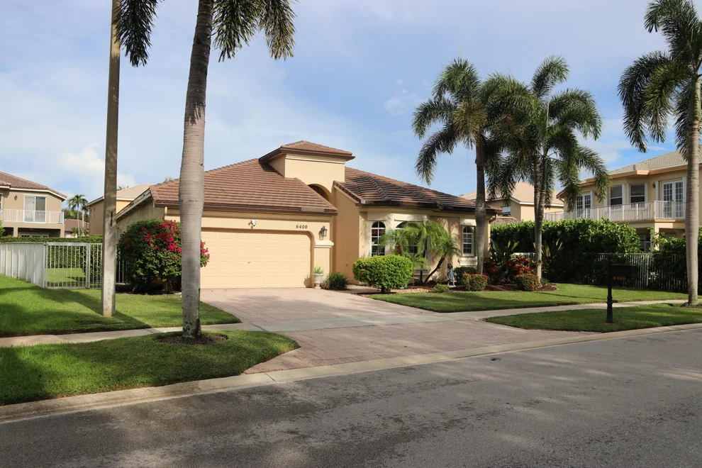 Unit for sale at 6400 Squirewood Way, Lake Worth, FL 33467