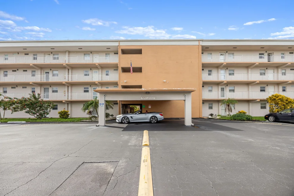 Unit for sale at 230 NE 26th Avenue, Boynton Beach, FL 33435