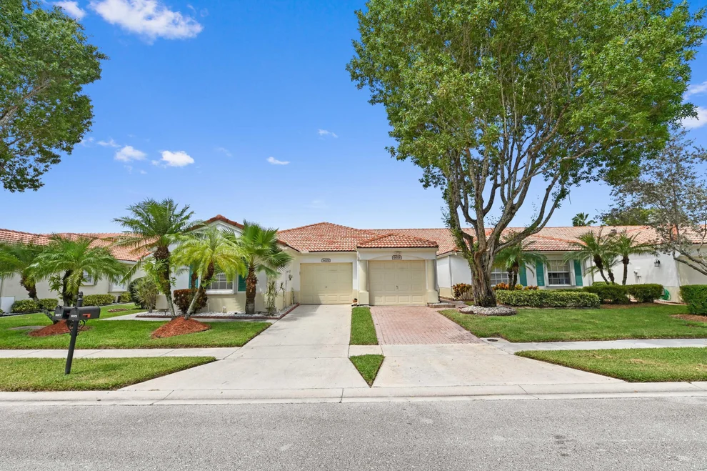Unit for sale at 6077 Lake Hibiscus Drive, Delray Beach, FL 33484