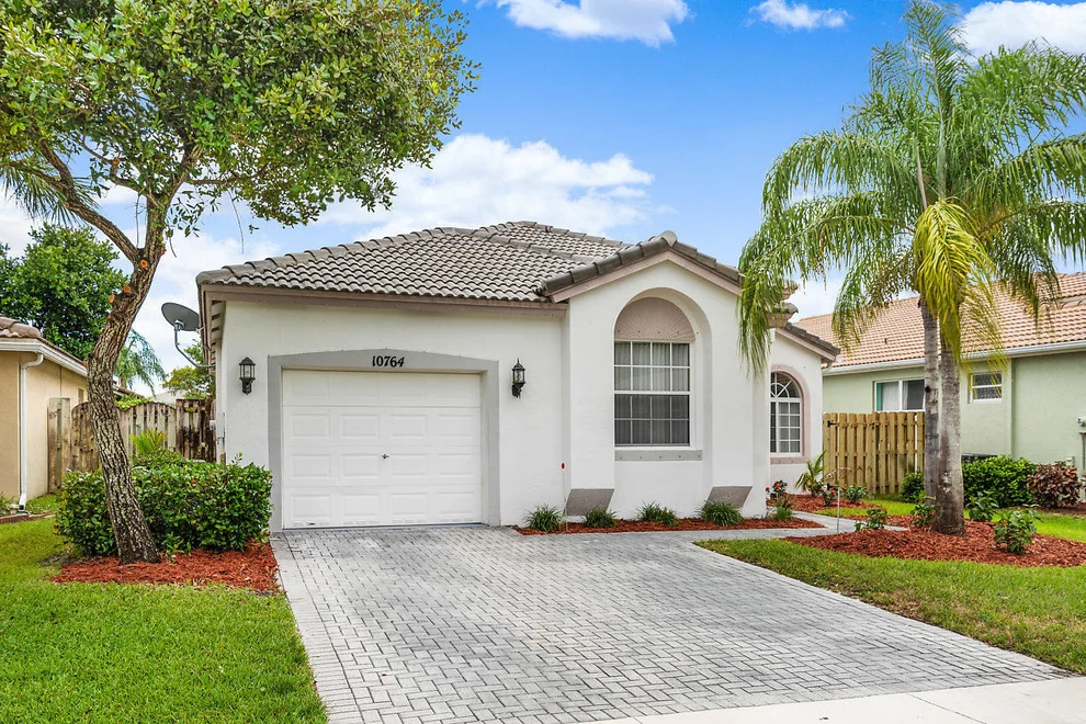 Unit for sale at 10764 Oak Bend Way, Wellington, FL 33414