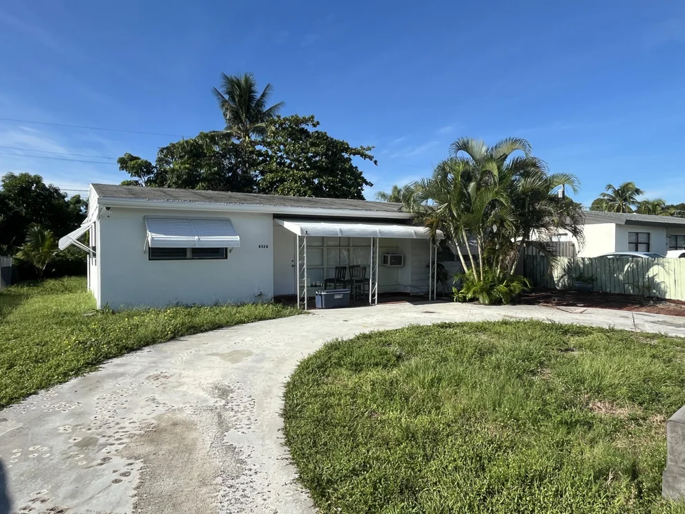 Unit for sale at 4328 Winchester Lane, West Palm Beach, FL 33406