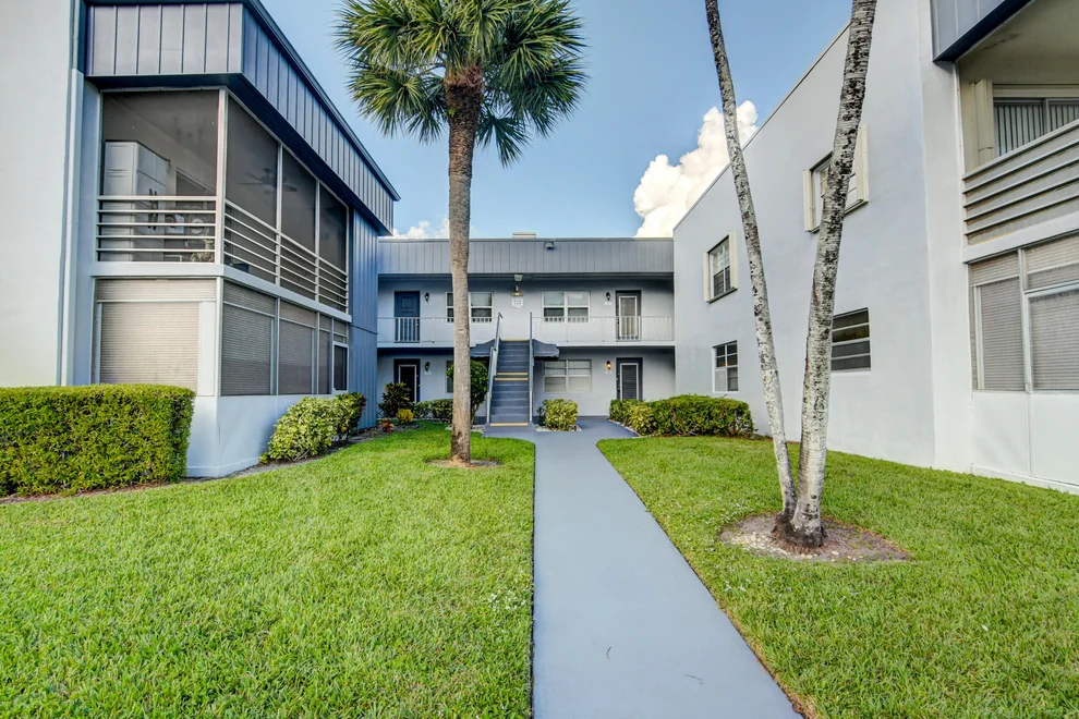 Unit for sale at 42 Burgundy A, Delray Beach, FL 33484