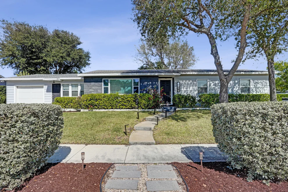Unit for sale at 304 Wellesley Drive, Lake Worth Beach, FL 33460