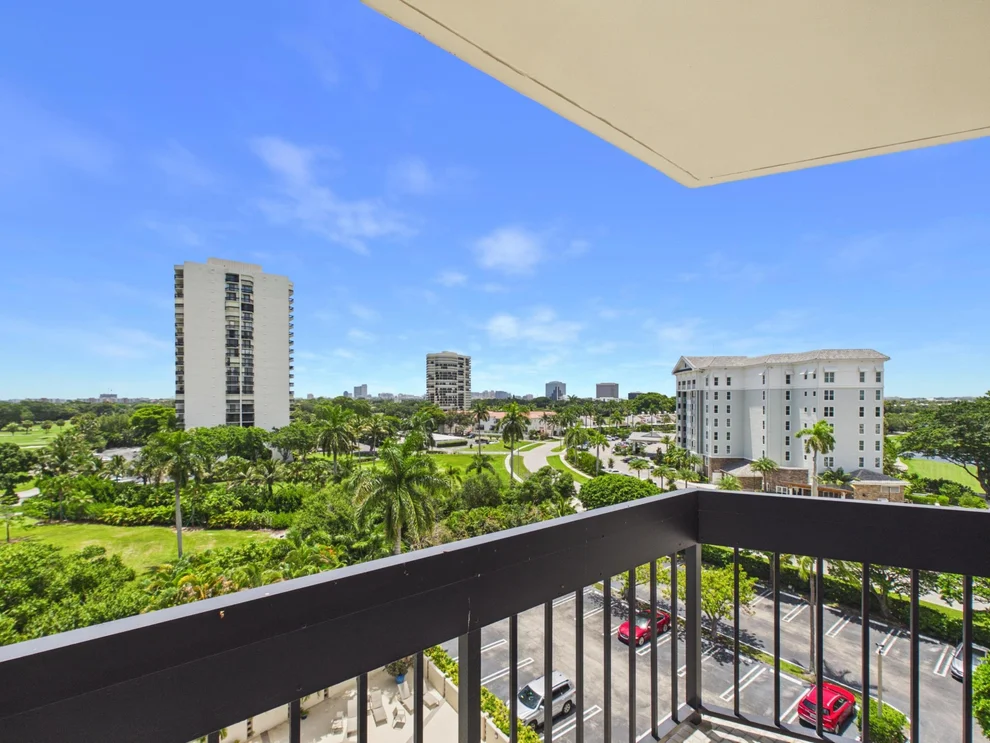 Unit for sale at 2400 Presidential Way, West Palm Beach, FL 33401