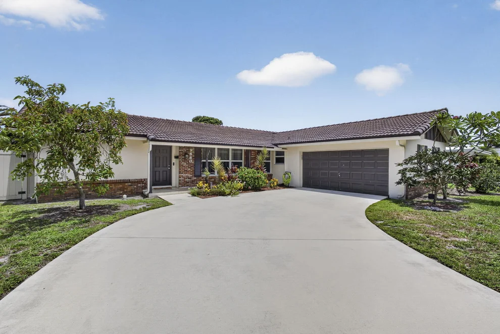 Unit for sale at 9860 Honeysuckle Avenue, Palm Beach Gardens, FL 33410
