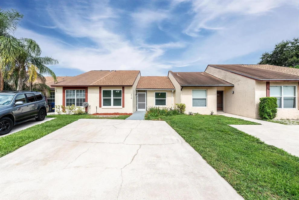 Unit for sale at 216 Palmetto Court, Jupiter, FL 33458
