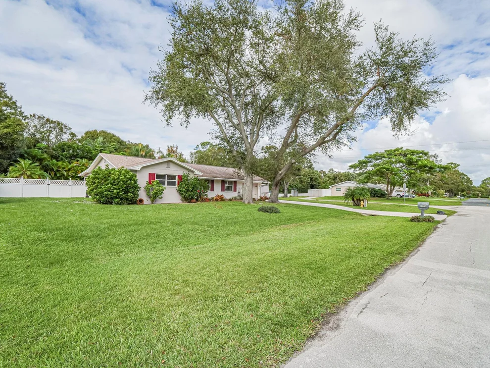 Unit for sale at 1375 29th Avenue, Vero Beach, FL 32960