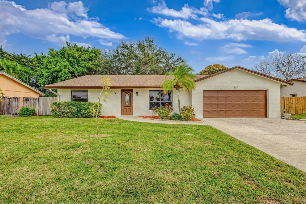 Unit for sale at 220 Cordoba Circle, Royal Palm Beach, FL 33411