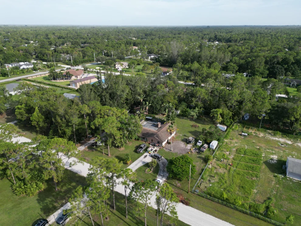 Unit for sale at 13572 58th Court N, The Acreage, FL 33411