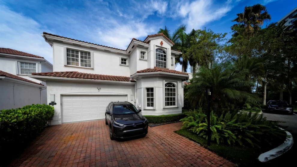 Unit for sale at 19435 NE 39th Avenue, Sunny Isles Beach, FL 33160