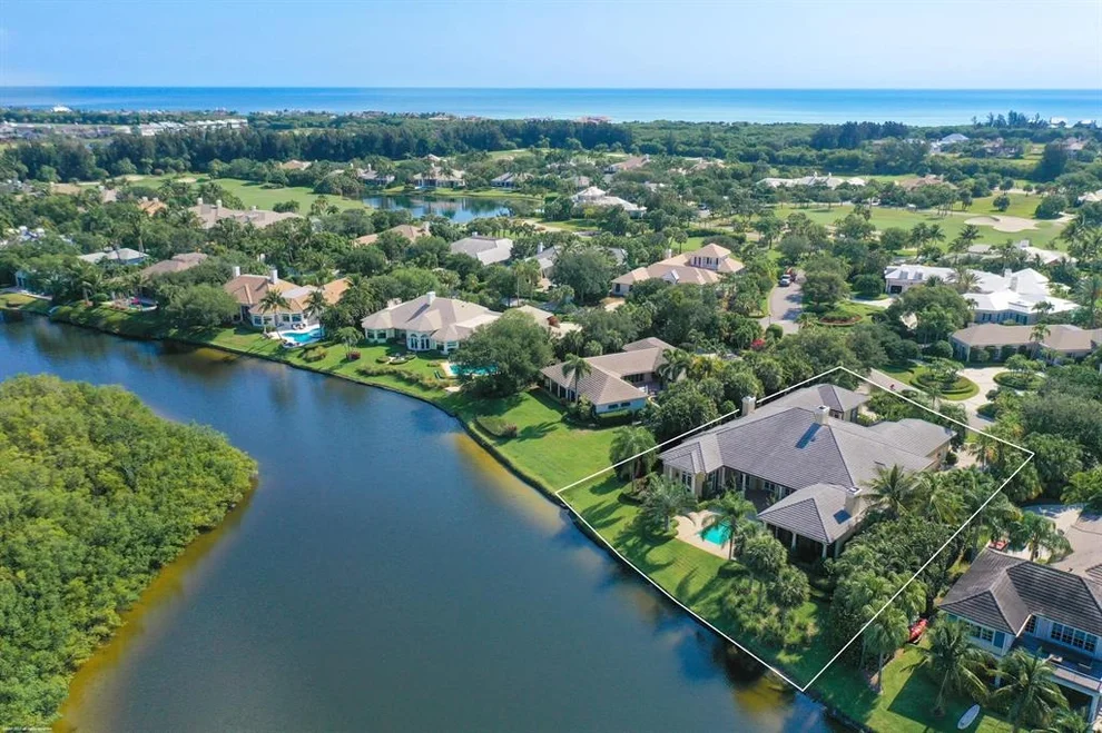 Unit for sale at 533 White Pelican Circle, Vero Beach, FL 32963