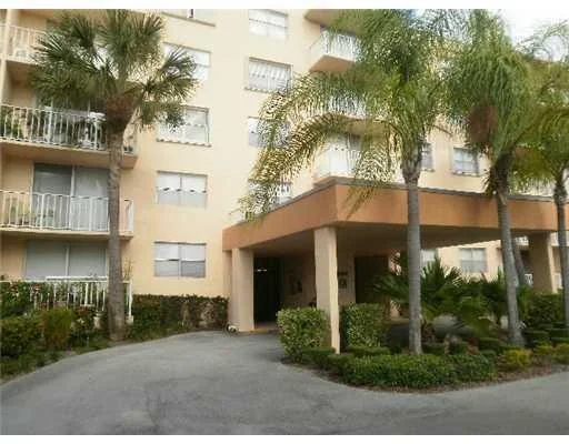 Unit for sale at 480 Executive Center Drive, West Palm Beach, FL 33401