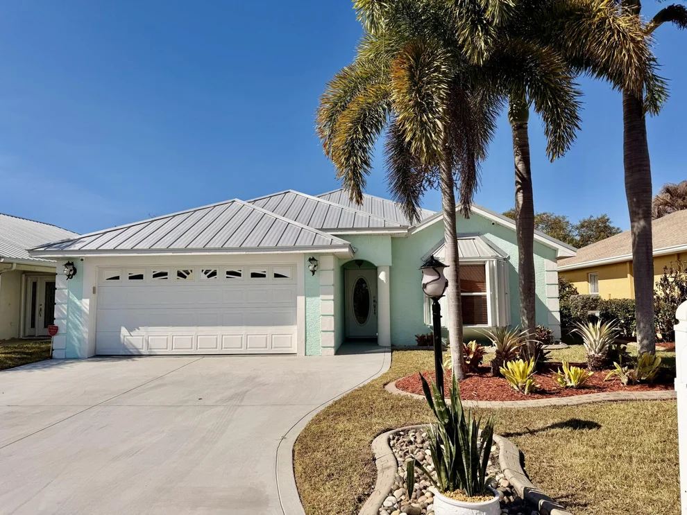 Unit for sale at 2595 SE 6th Avenue, Okeechobee, FL 34974