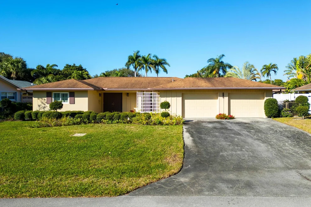 Unit for sale at 9731 Heather Circle W, Palm Beach Gardens, FL 33410