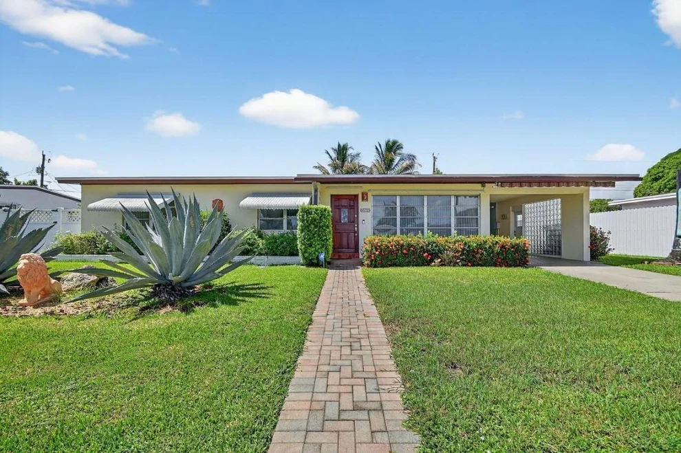 Unit for sale at 133 Greenbrier Drive, Palm Springs, FL 33461