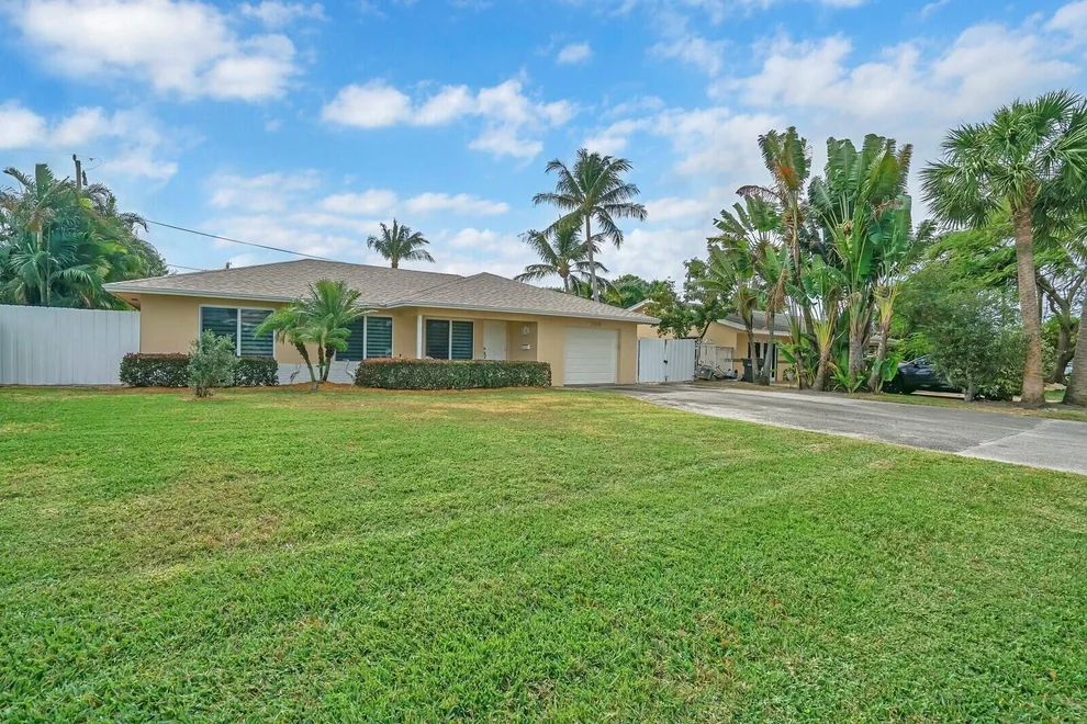 Unit for sale at 736 Heron Drive, Delray Beach, FL 33444