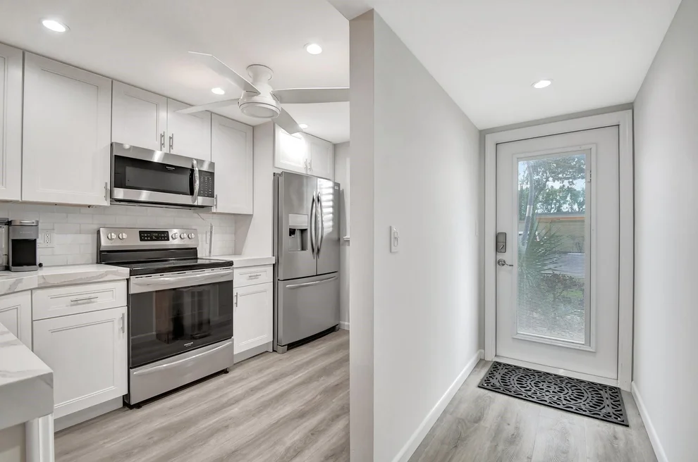Unit for sale at 367 S Federal Highway, Deerfield Beach, FL 33441