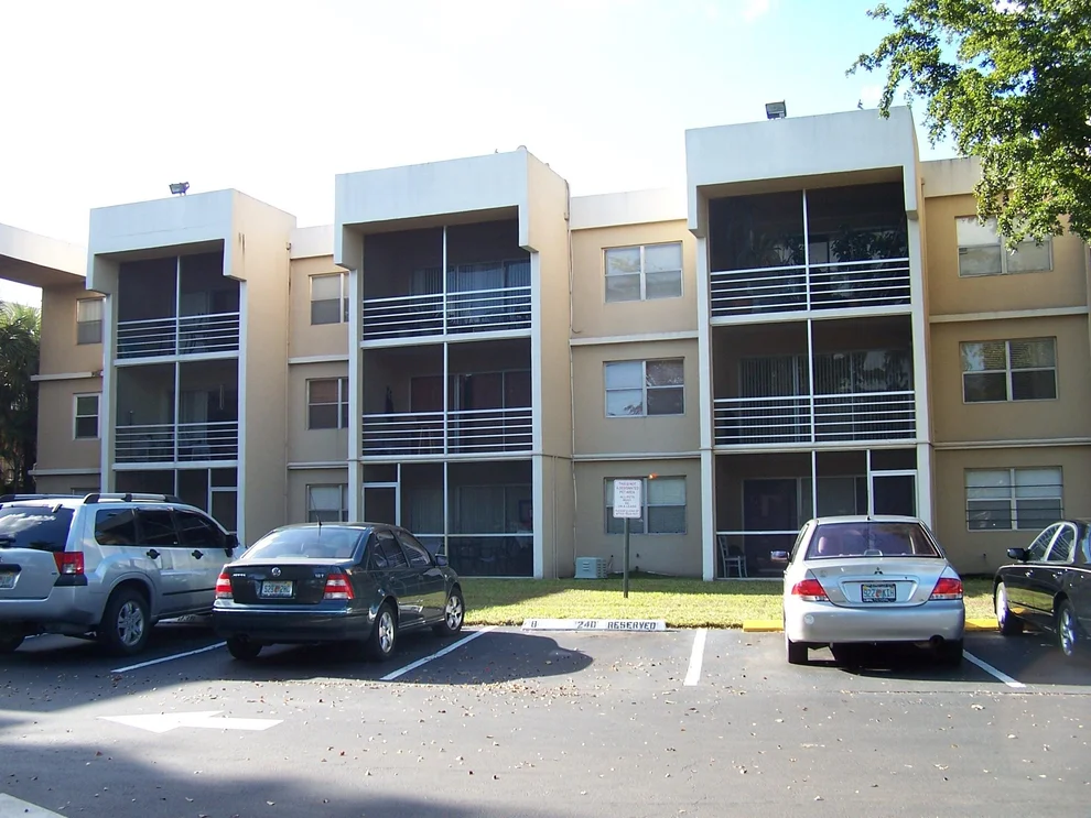 Unit for sale at 4255 N University Drive, Sunrise, FL 33351