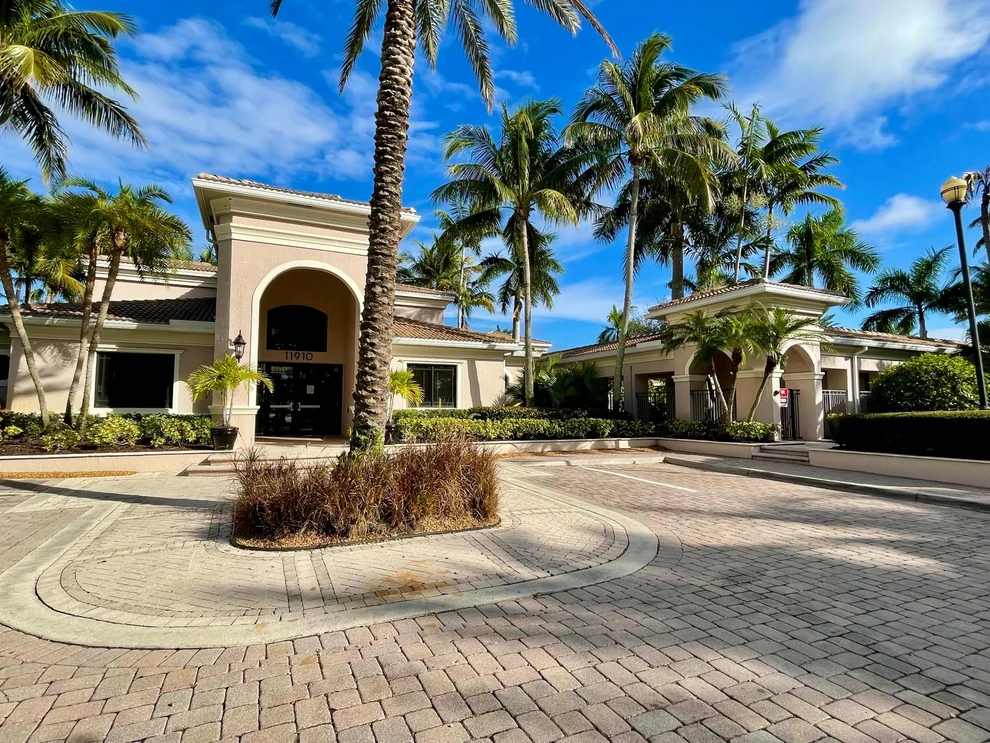 Unit for sale at 2727 Anzio Court, Palm Beach Gardens, FL 33410