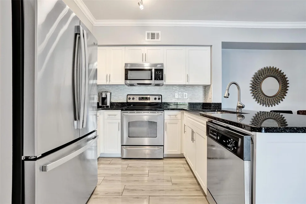 Unit for sale at 6492 Emerald Dunes Drive, West Palm Beach, FL 33411