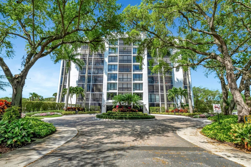 Unit for sale at 7819 Lakeside Boulevard, Boca Raton, FL 33434