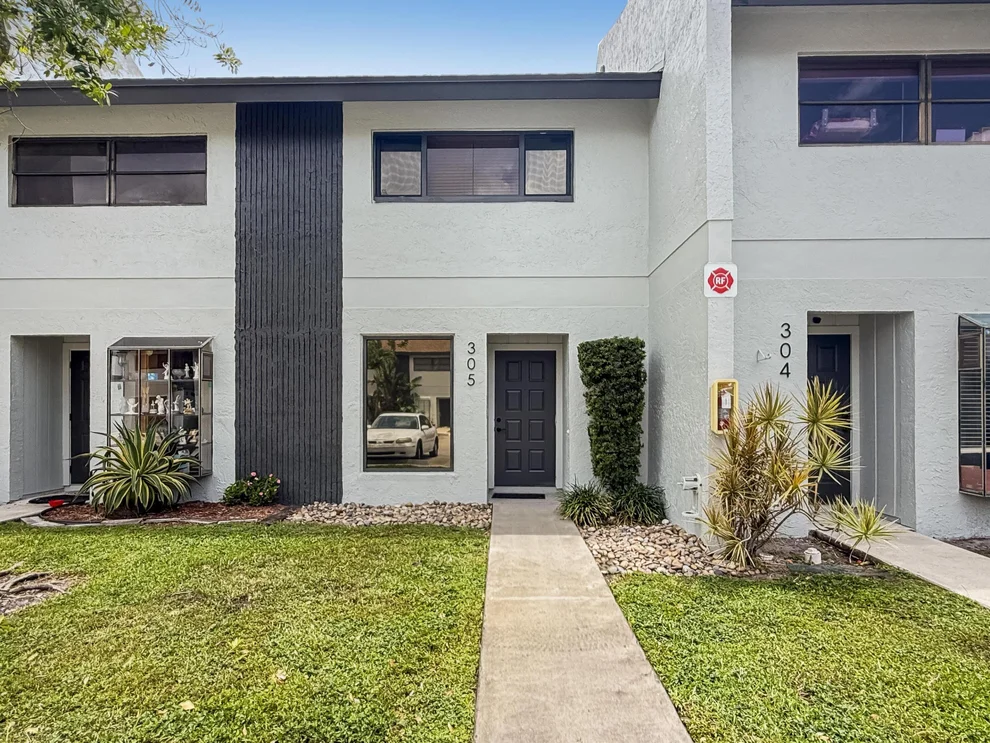 Unit for sale at 2700 S Oakland Forest Drive, Oakland Park, FL 33309